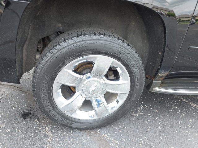 Used 2017 Chevrolet Suburban Premier AWD/4WD image 71