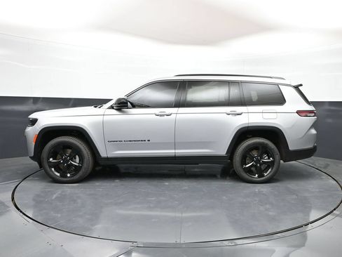 New 2026 Jeep Grand Cherokee L Limited w/ Limited Altitude Package AWD/4WD image 35