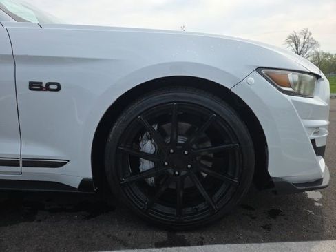 Used 2016 Ford Mustang GT Premium image 4