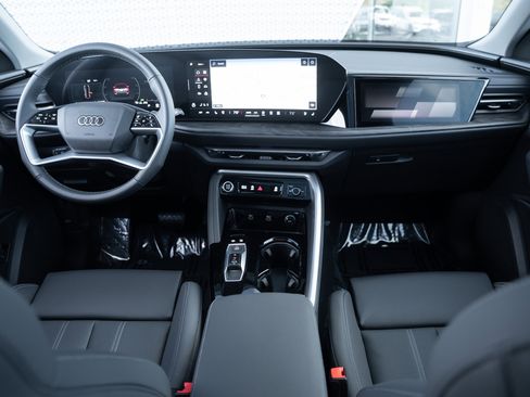 New 2025 Audi Q5 Prestige image 8