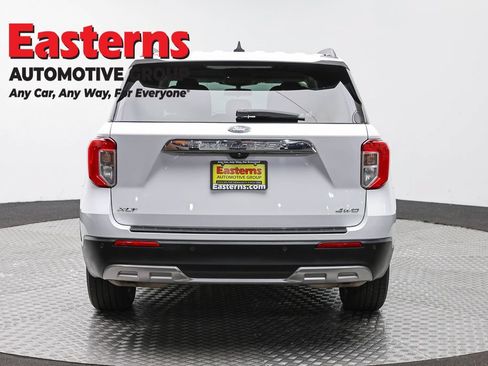 Used 2022 Ford Explorer XLT w/ Equipment Group 202A AWD/4WD image 6
