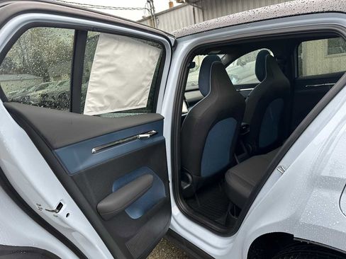 New 2026 Volvo EX30 Plus image 16