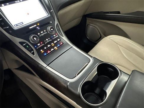 Used 2016 Lincoln MKX Reserve image 21