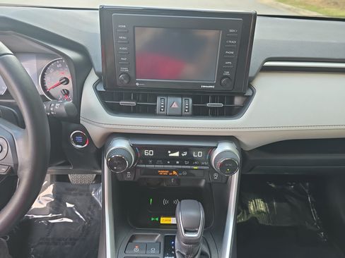 Used 2022 Toyota RAV4 XLE Premium FWD image 21