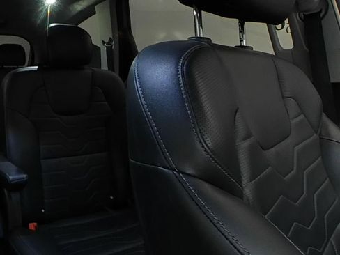 Used 2022 Kia Telluride SX w/ SX Prestige Package AWD/4WD image 11