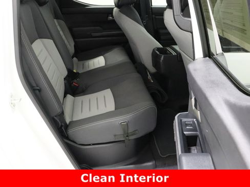 Used 2024 Toyota Tacoma TRD Sport image 32