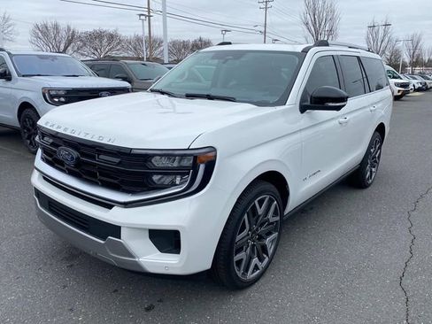 New 2026 Ford Expedition Platinum w/ Platinum Ultimate Package image 3