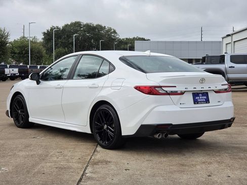 Used 2025 Toyota Camry SE FWD image 7