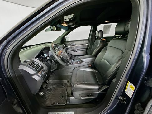 Used 2017 Ford Explorer Limited w/ Equipment Group 301A FWD image 13