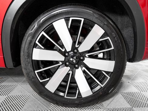 Used 2025 Mitsubishi Outlander SEL image 35