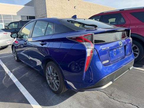 Used 2016 Toyota Prius Three Touring image 4