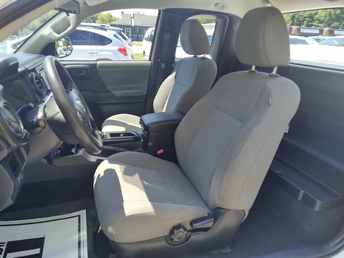 Used 2018 Toyota Tacoma SR RWD image 47
