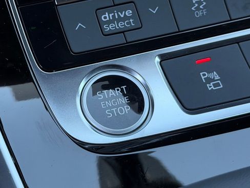 Certified 2025 Audi Q8 Premium Plus AWD/4WD image 34
