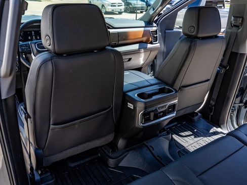 Used 2025 GMC Sierra 3500 Denali w/ Denali Reserve Package AWD/4WD image 35