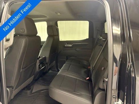 New 2026 GMC Sierra 1500 SLT image 16