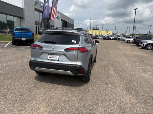 Used 2026 Toyota Corolla Cross XLE FWD image 15