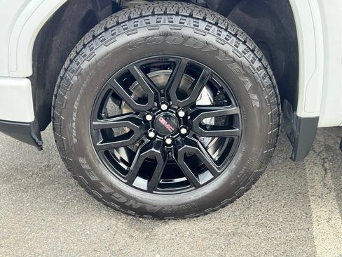 Used 2026 GMC Sierra 1500 Elevation w/ Elevation Premium Package AWD/4WD image 3