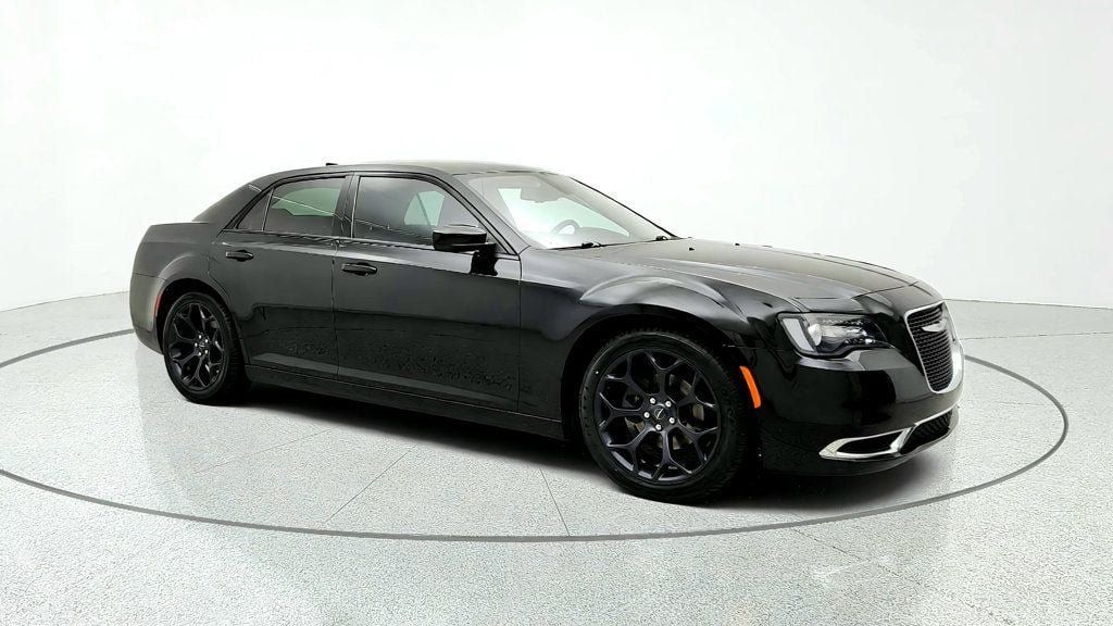Used 2020 Chrysler 300 Touring w/ Sport Appearance Package RWD image 3