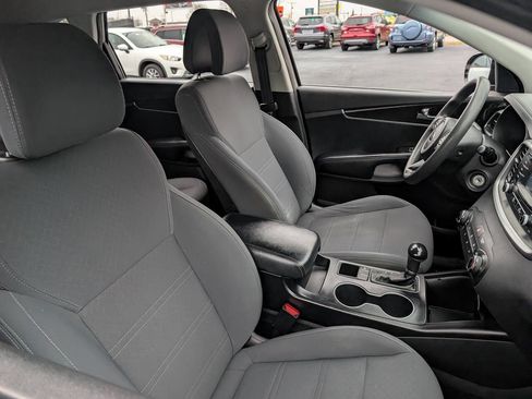 Used 2016 Kia Sorento FWD image 11