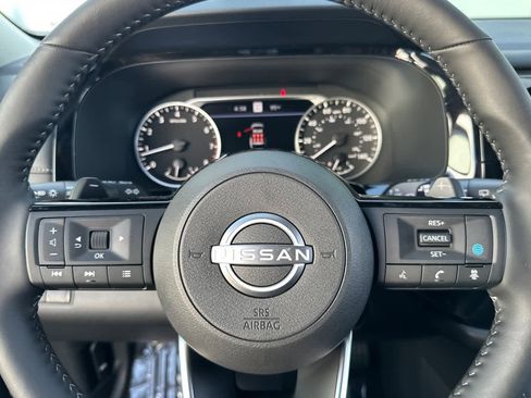 New 2025 Nissan Pathfinder SL image 25