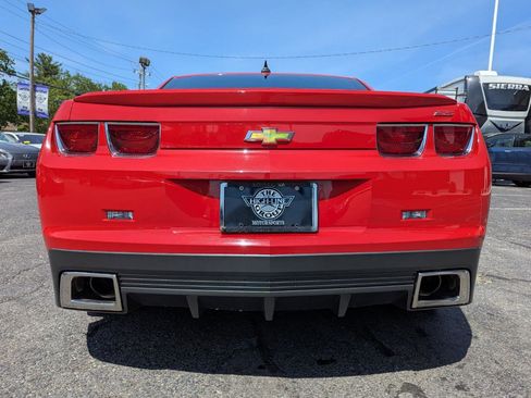 Used 2010 Chevrolet Camaro SS w/ LPO, Ground Effects Package RWD image 9