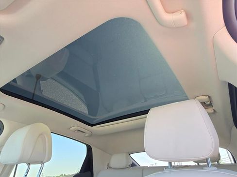 New 2026 Genesis GV60 Advance image 17