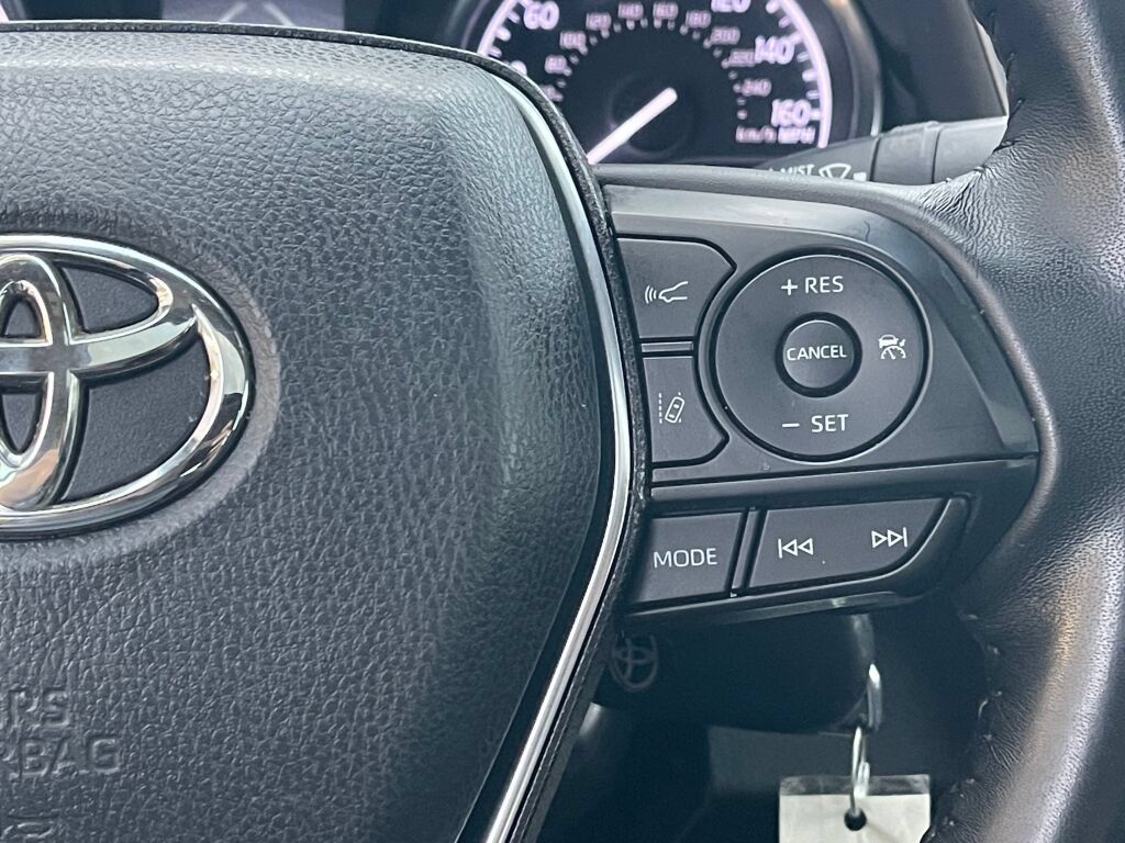 Used 2020 Toyota Camry SE FWD image 17