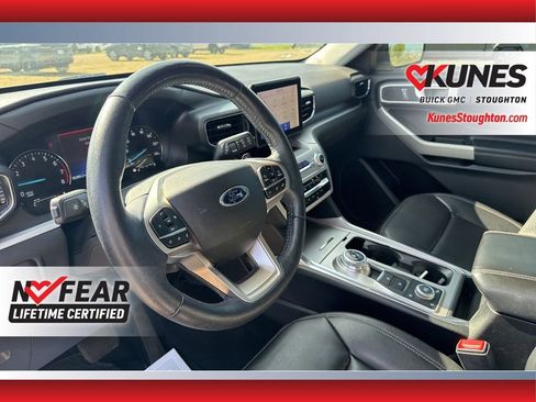 Used 2020 Ford Explorer XLT w/ Equipment Group 202A AWD/4WD image 23