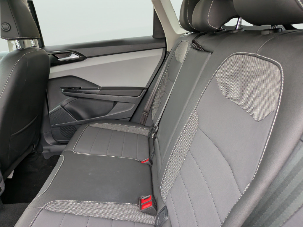 Certified 2023 Volkswagen Taos SE w/ Panoramic Sunroof Package FWD image 15