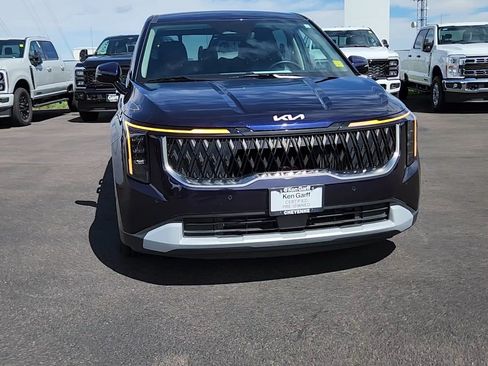 Used 2026 Kia Carnival LXS FWD image 4