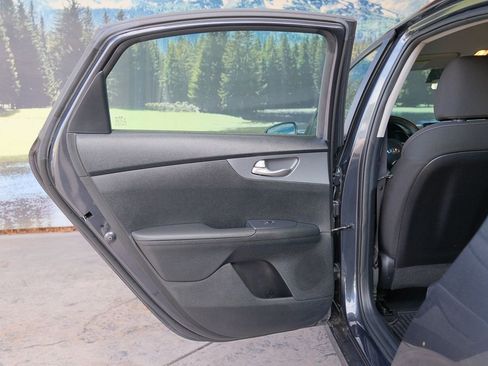 Used 2019 Kia Forte LXS image 36