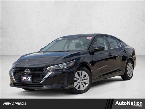 Used 2025 Nissan Sentra S image 1