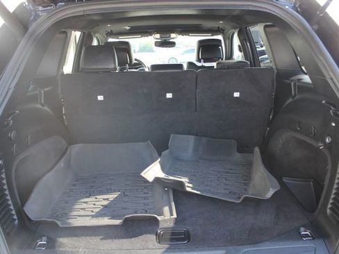 Used 2020 Jeep Grand Cherokee Altitude AWD/4WD image 25
