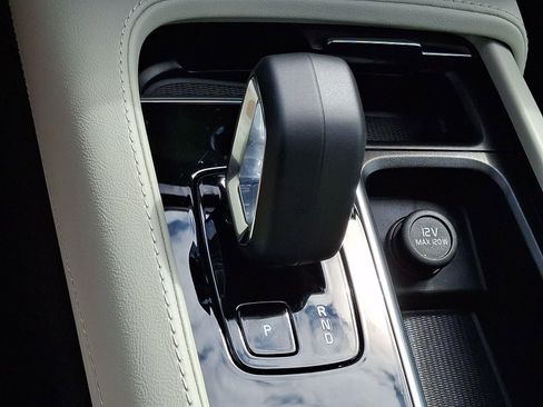 Used 2023 Volvo XC90 B6 Plus AWD/4WD image 17