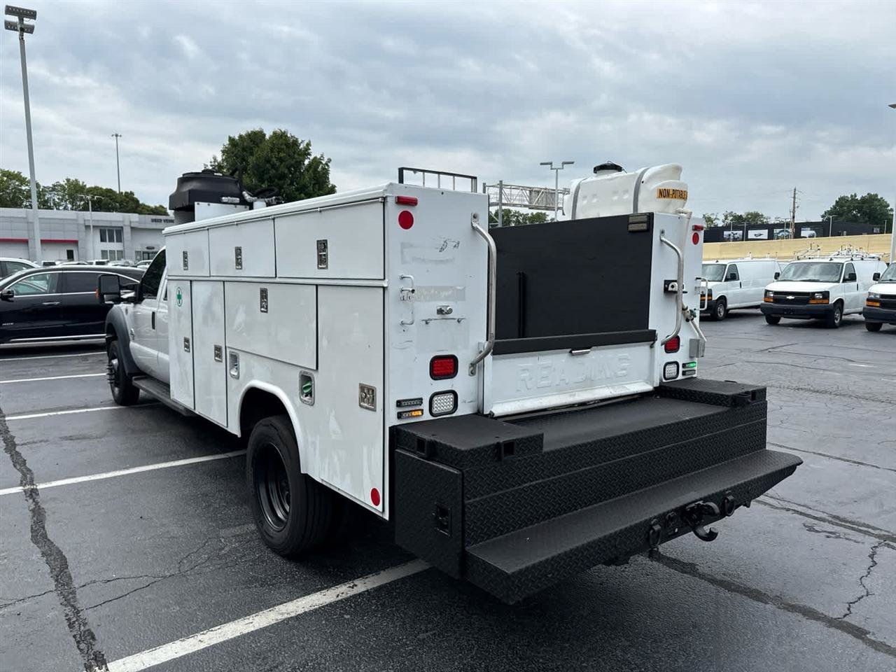 Used 2016 Ford F550 2WD Crew Cab Super Duty image 6