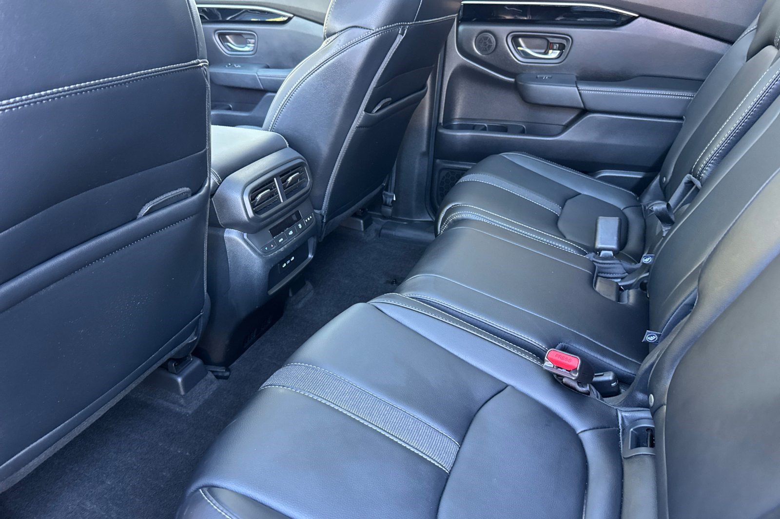 Used 2025 Honda Pilot Touring image 27