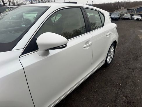 Used 2013 Lexus CT 200h w/ Premium Pkg w/Navigation image 12