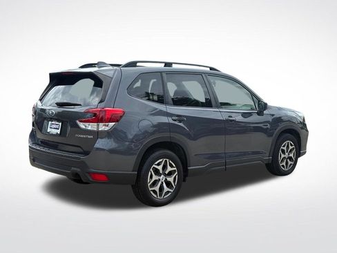 Used 2020 Subaru Forester Premium AWD/4WD image 3