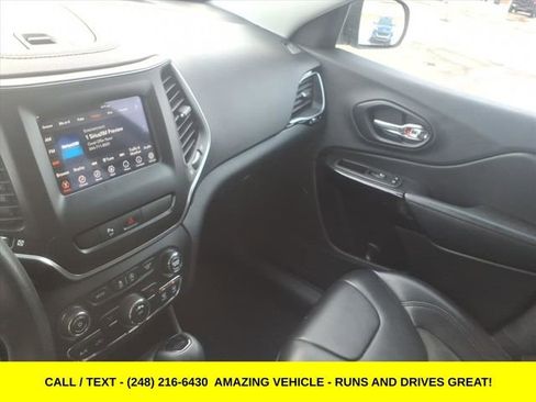 Used 2019 Jeep Cherokee Latitude Plus image 23