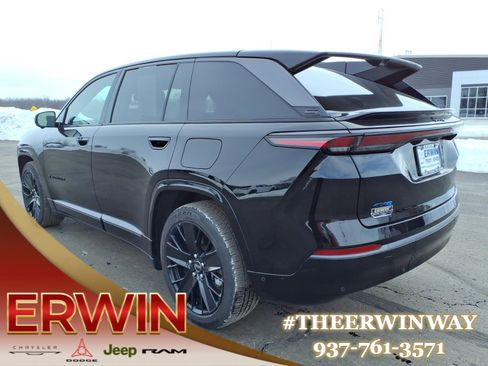 Used 2024 Jeep Wagoneer Launch Edition image 5