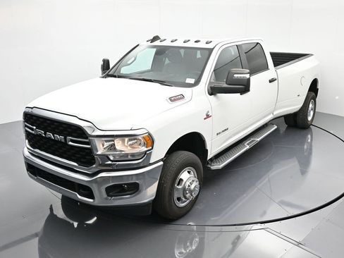 Used 2024 RAM 3500 Big Horn image 38
