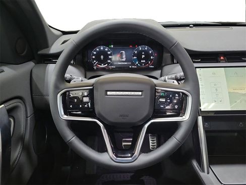 New 2024 Land Rover Discovery Sport Dynamic SE image 24