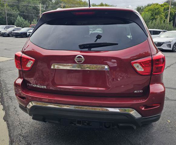 Used 2017 Nissan Pathfinder Platinum w/ Family Entertainment Package AWD/4WD image 6