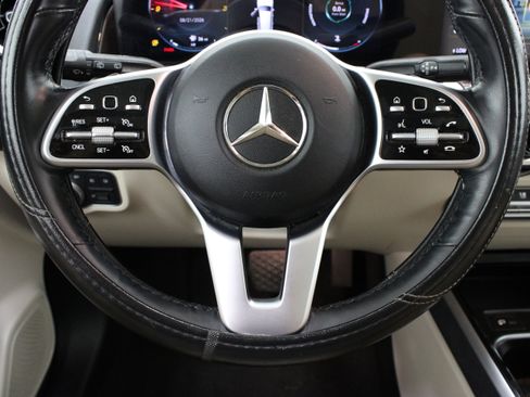 Used 2022 Mercedes-Benz GLB 250 image 24