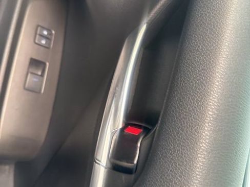 Used 2022 Toyota Camry SE FWD image 19