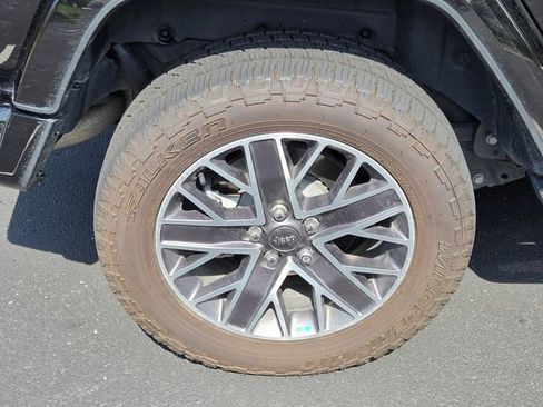 Used 2023 Jeep Wrangler Unlimited Sahara AWD/4WD image 34