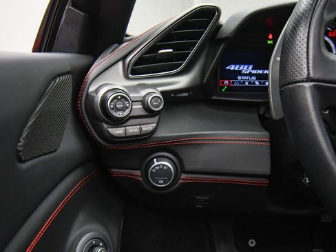 Used 2019 Ferrari 488 Spider Rosso Corsa image 37