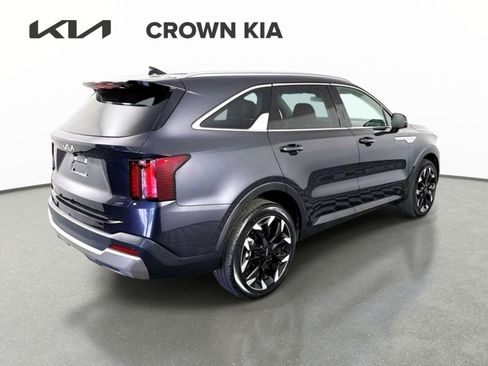 Certified 2025 Kia Sorento EX FWD image 5