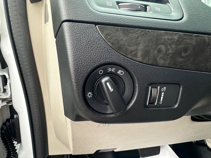 Used 2019 Dodge Grand Caravan SE FWD image 32
