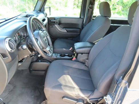 Used 2017 Jeep Wrangler Sport w/ Quick Order Package 24S AWD/4WD image 21